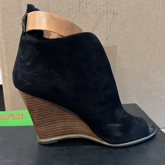 Zigi NY Wedges - Picture 5 of 10